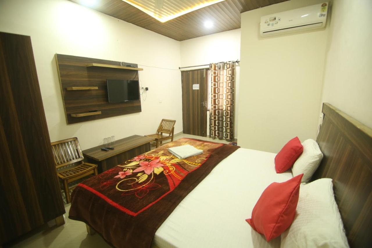Hotel Amron45 Chandīgarh Exterior foto
